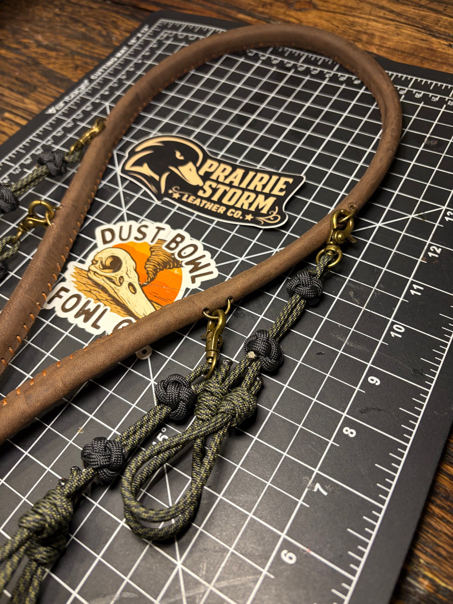 Leather x paracord hybrid lanyard - Olive and Black