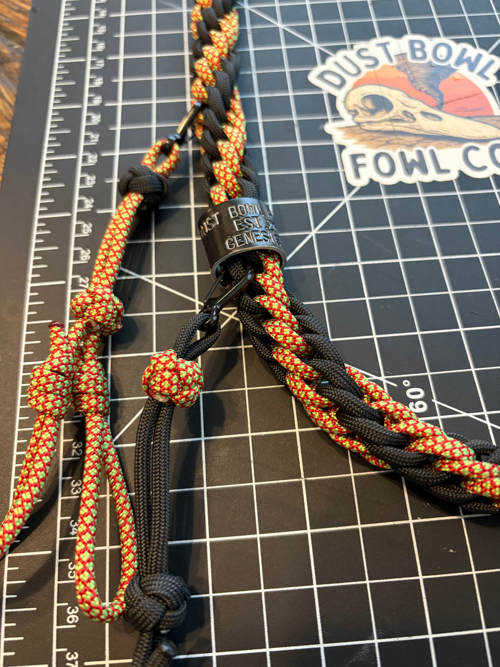 Shorty Round Braid - Toxic
