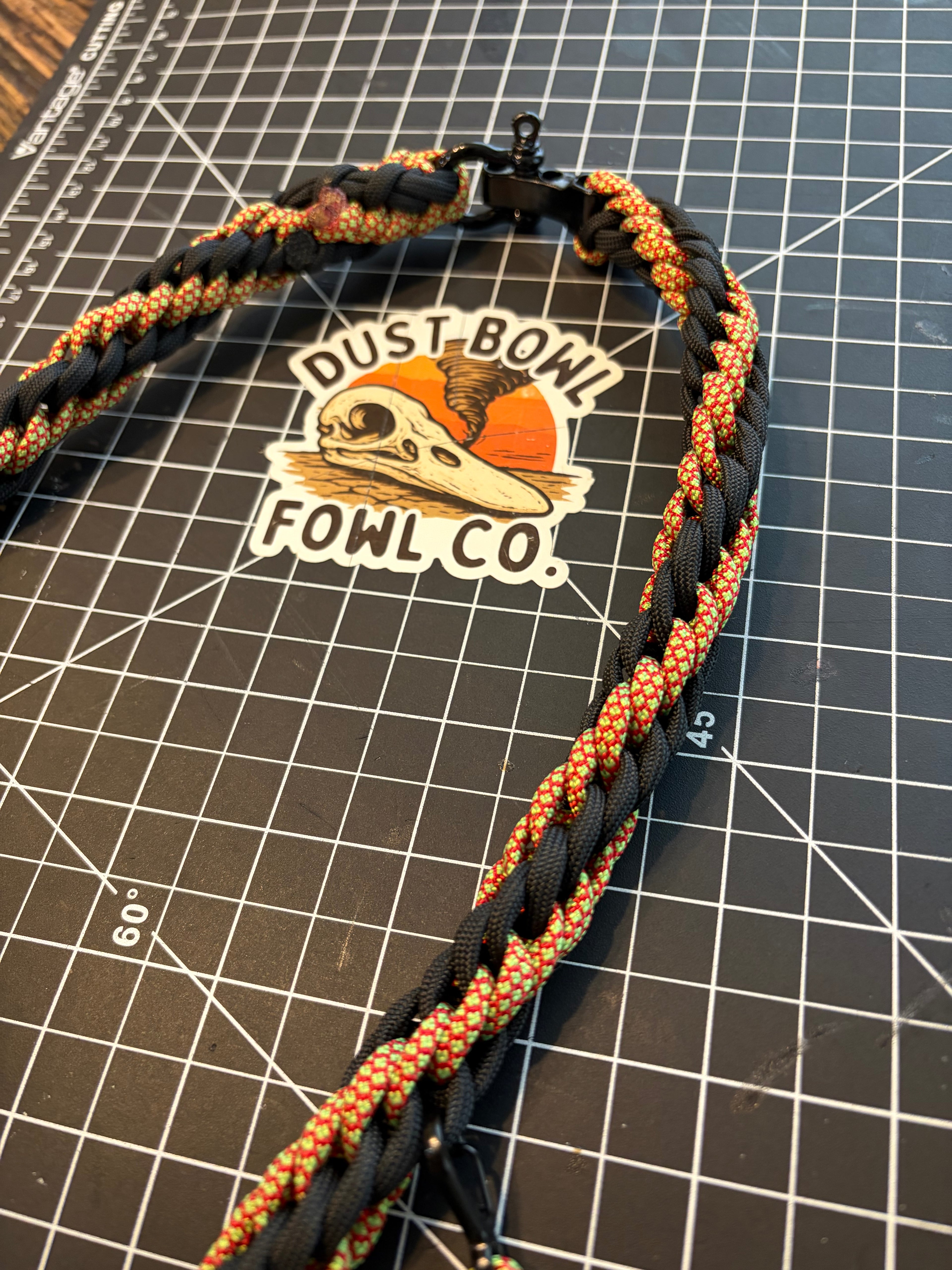 Shorty Round Braid - Toxic