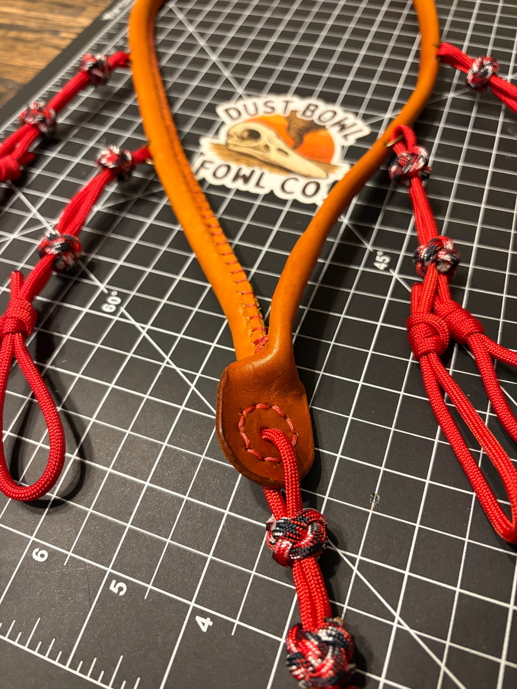 Leather x paracord hybrid lanyard - Saddle Tan & Red