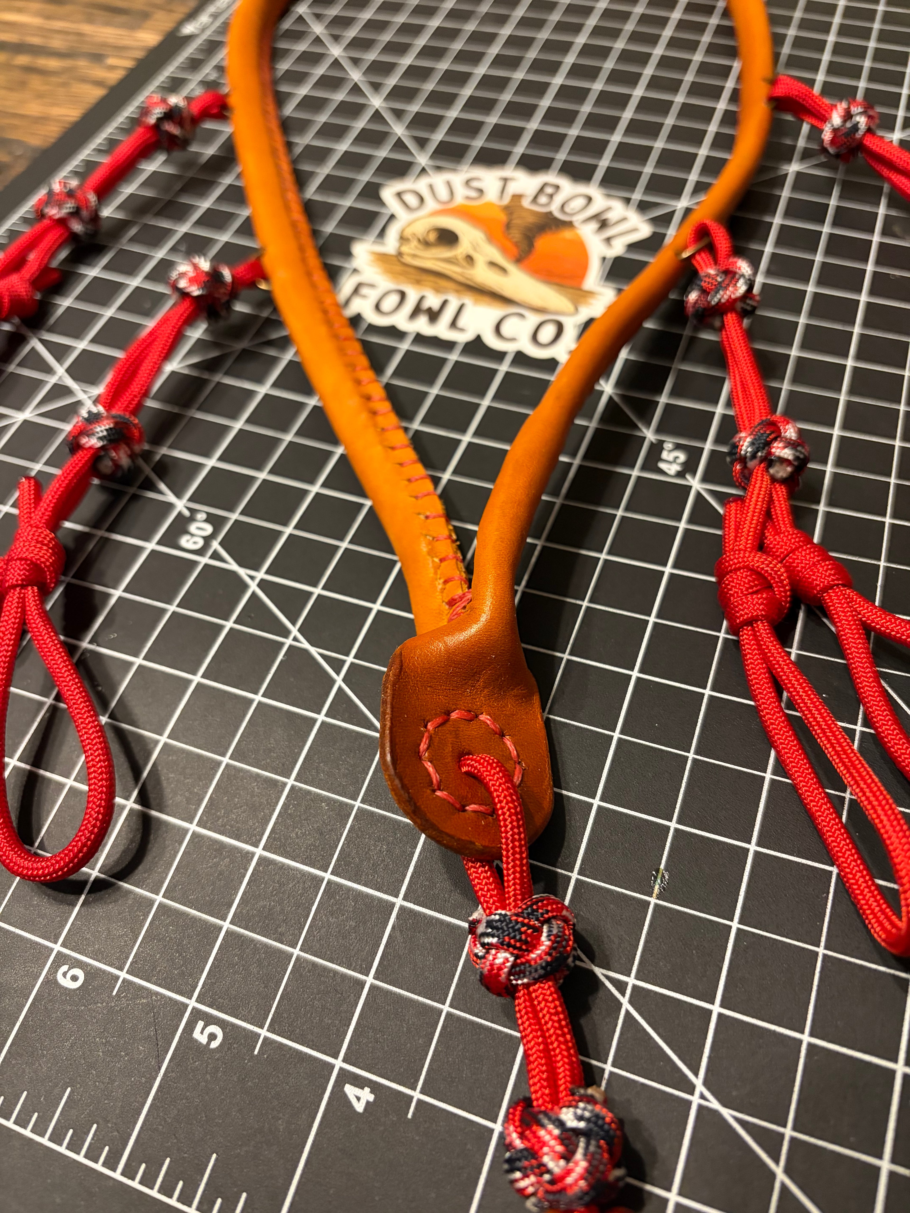 Leather x paracord hybrid lanyard - Saddle Tan & Red