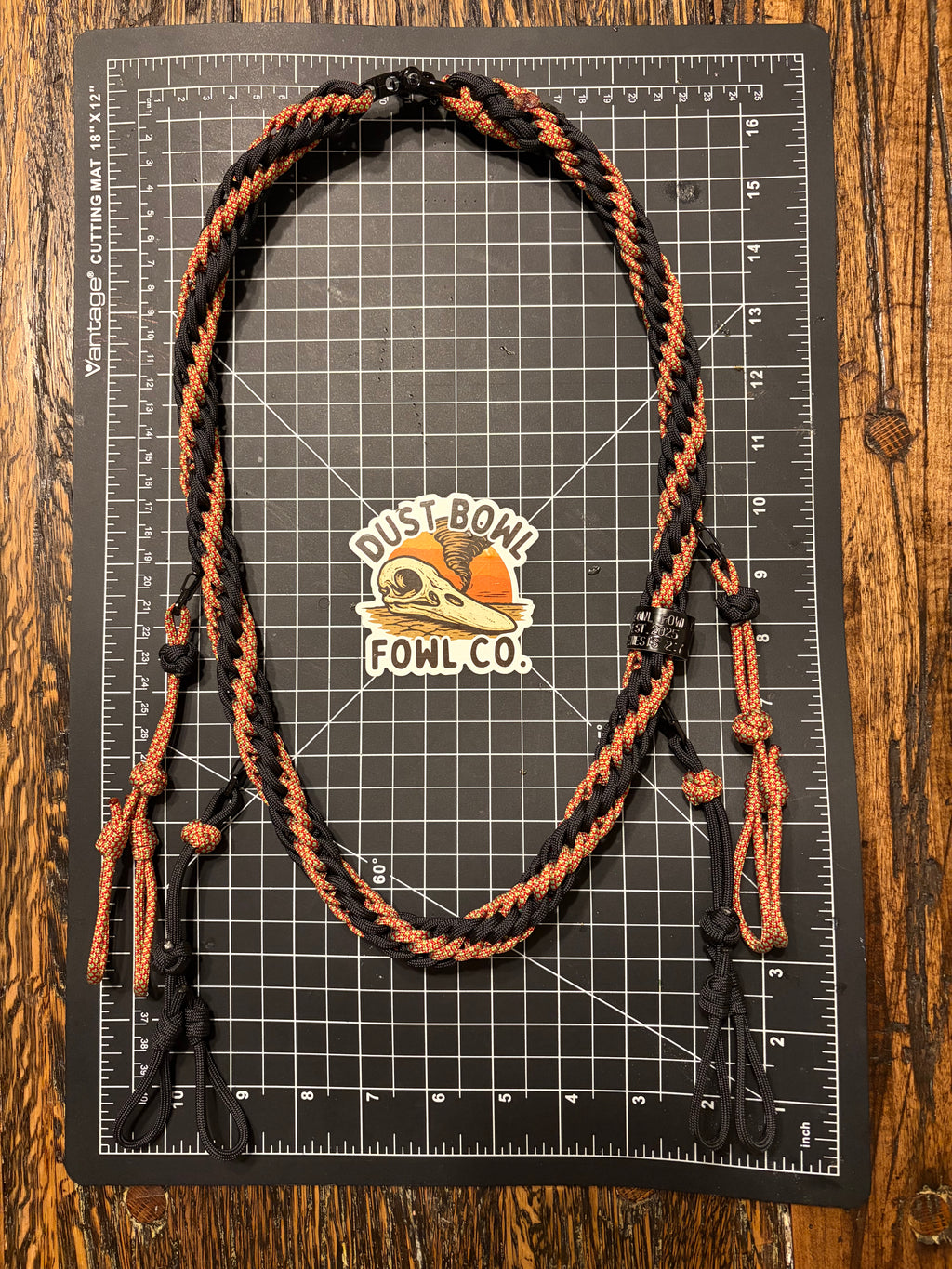 Shorty Round Braid - Black x Neon Diamonds