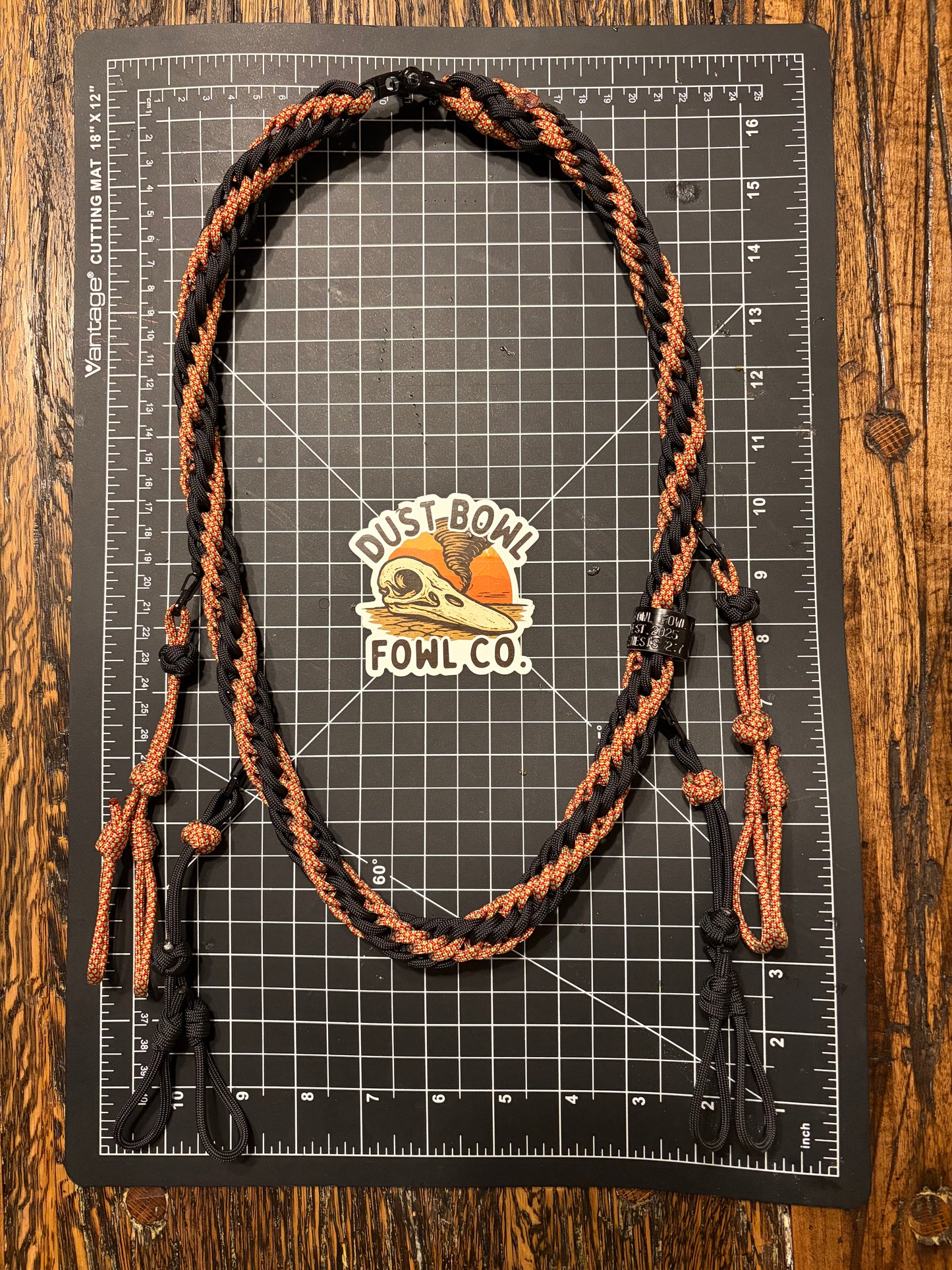 Shorty Round Braid - Black x Neon Diamonds