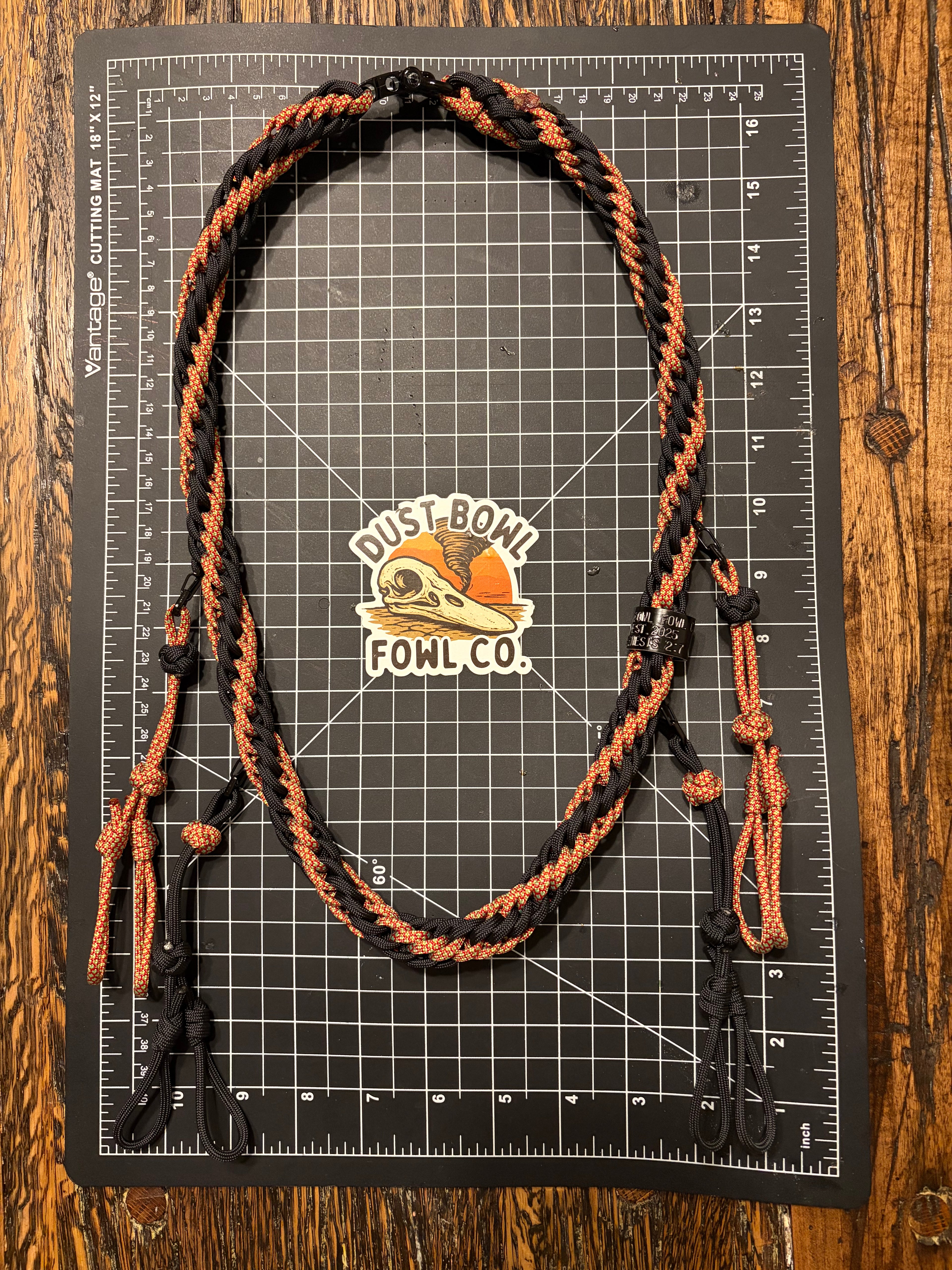 Shorty Round Braid - Black x Neon Diamonds