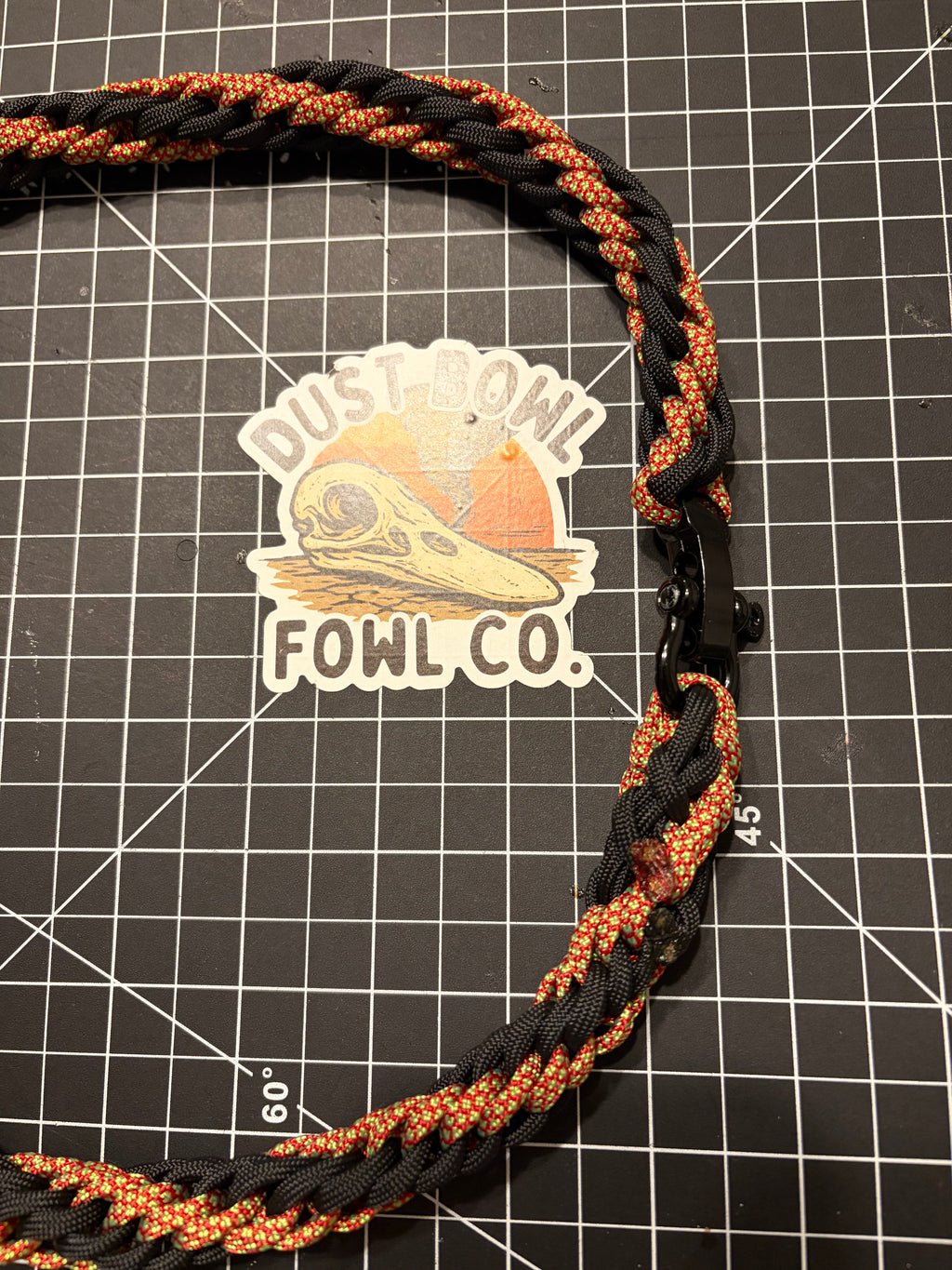 Shorty Round Braid - Black x Neon Diamonds