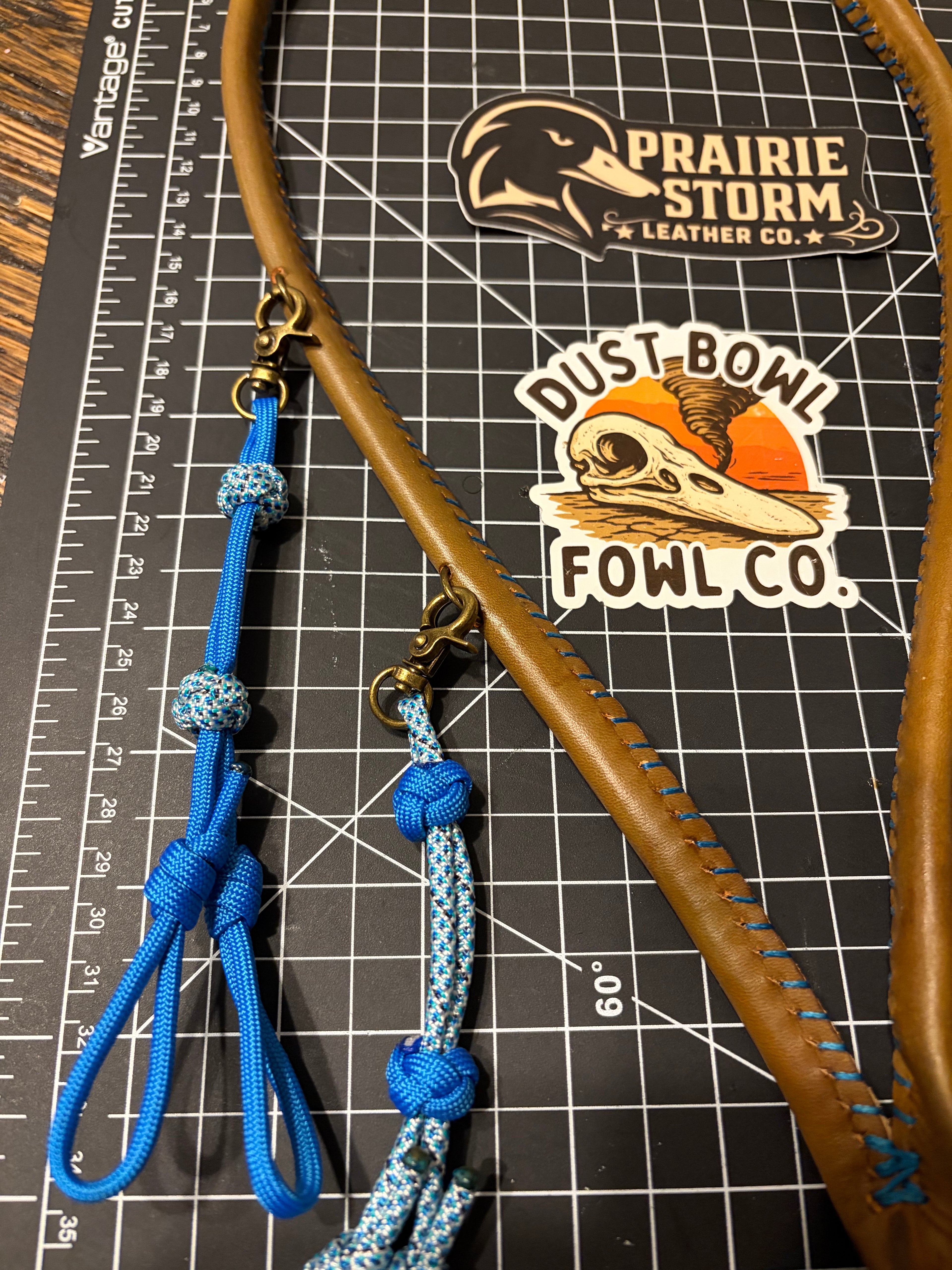 Leather x paracord hybrid lanyard - Brown x Blue