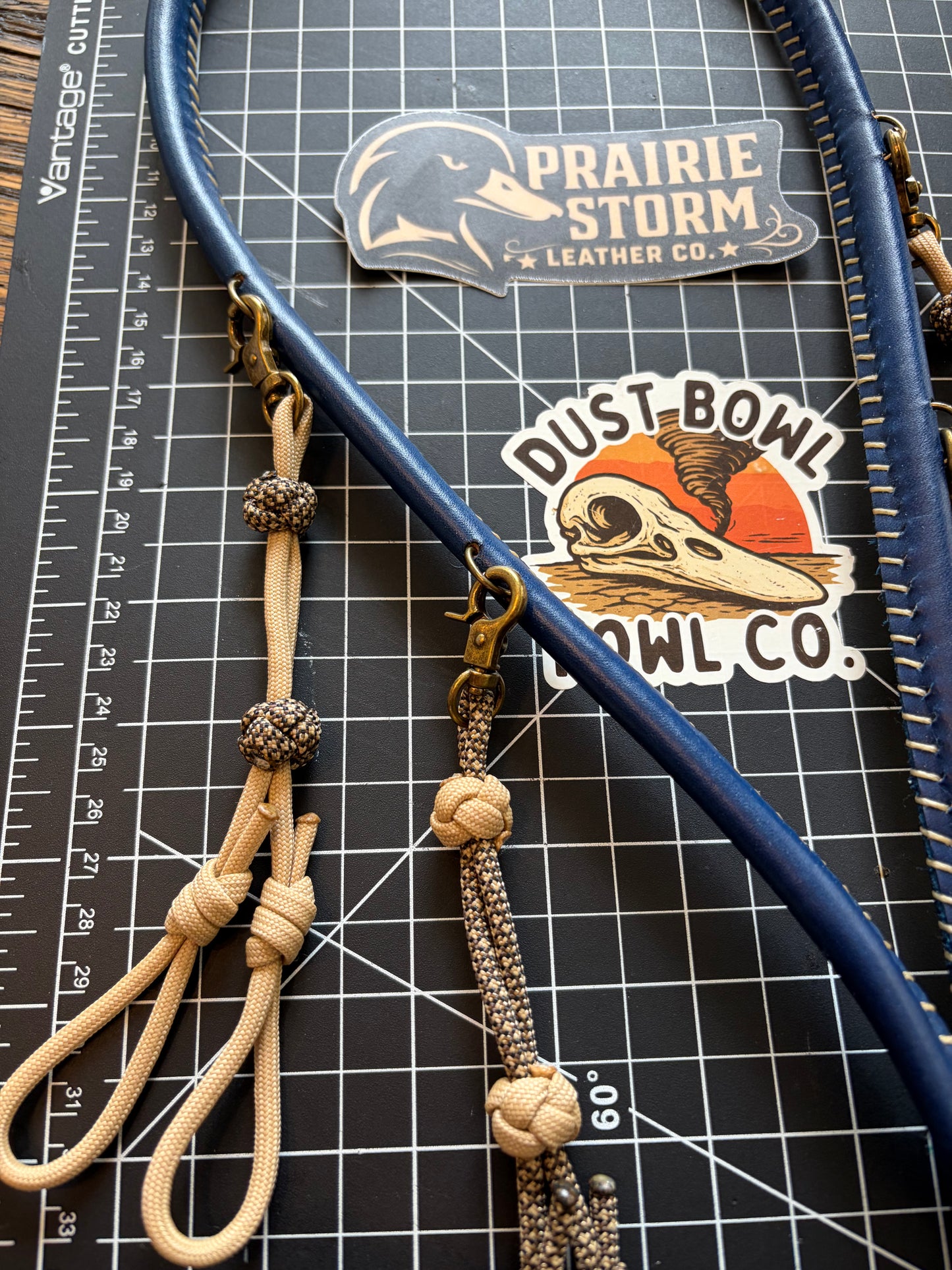 Leather x paracord hybrid lanyard - Blue x Tan