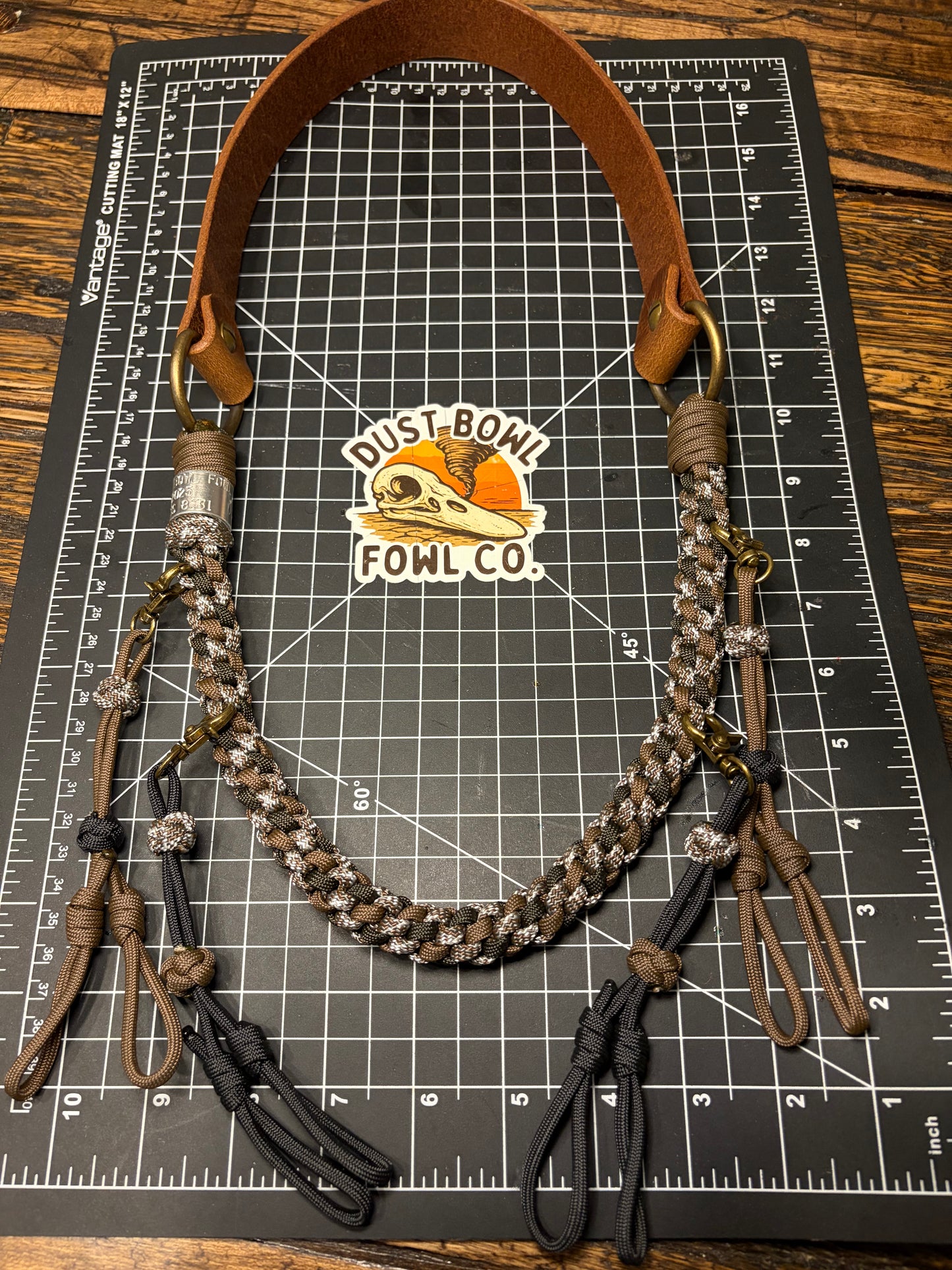 Leather x Half Round Lanyard - kookie Crisp