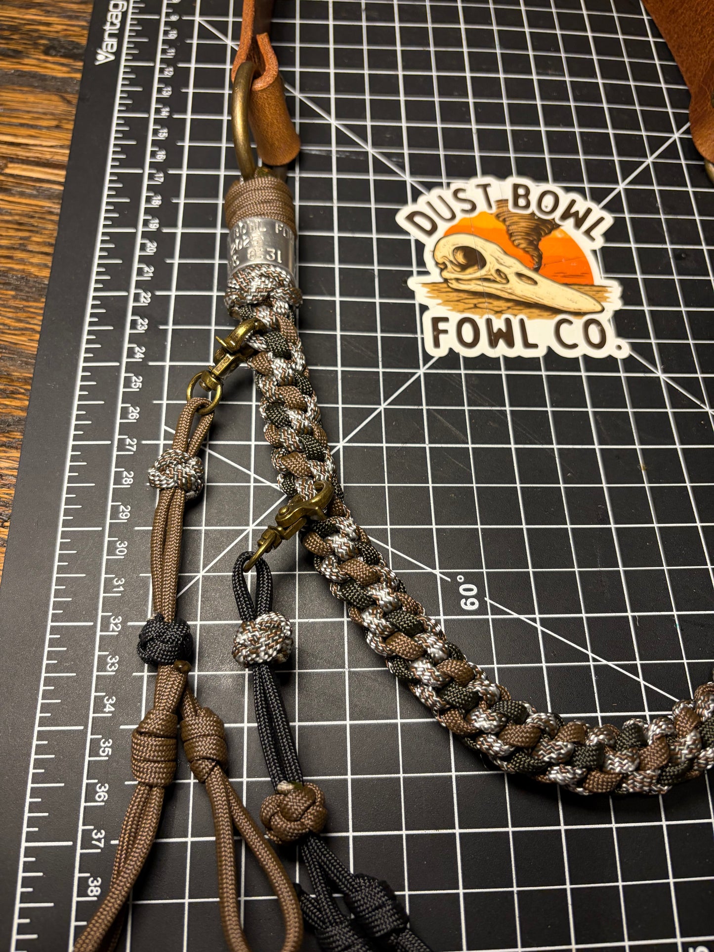Leather x Half Round Lanyard - kookie Crisp