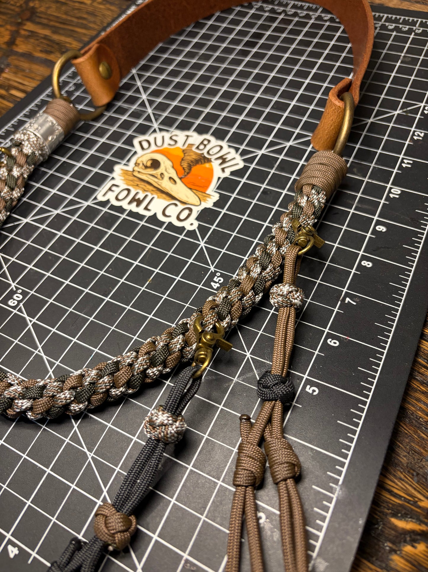 Leather x Half Round Lanyard - kookie Crisp