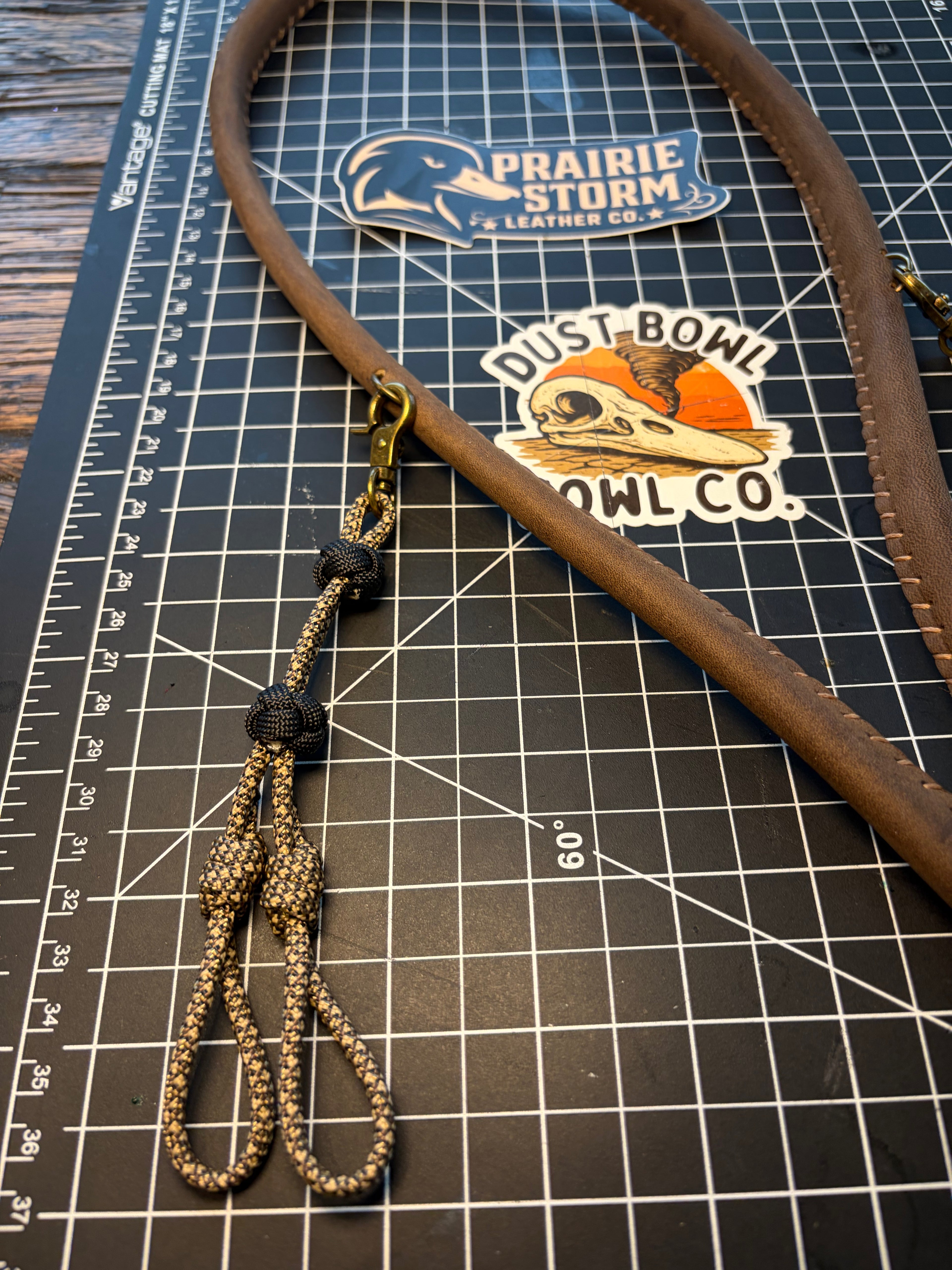 Leather x paracord hybrid lanyard -  Black Diamonds