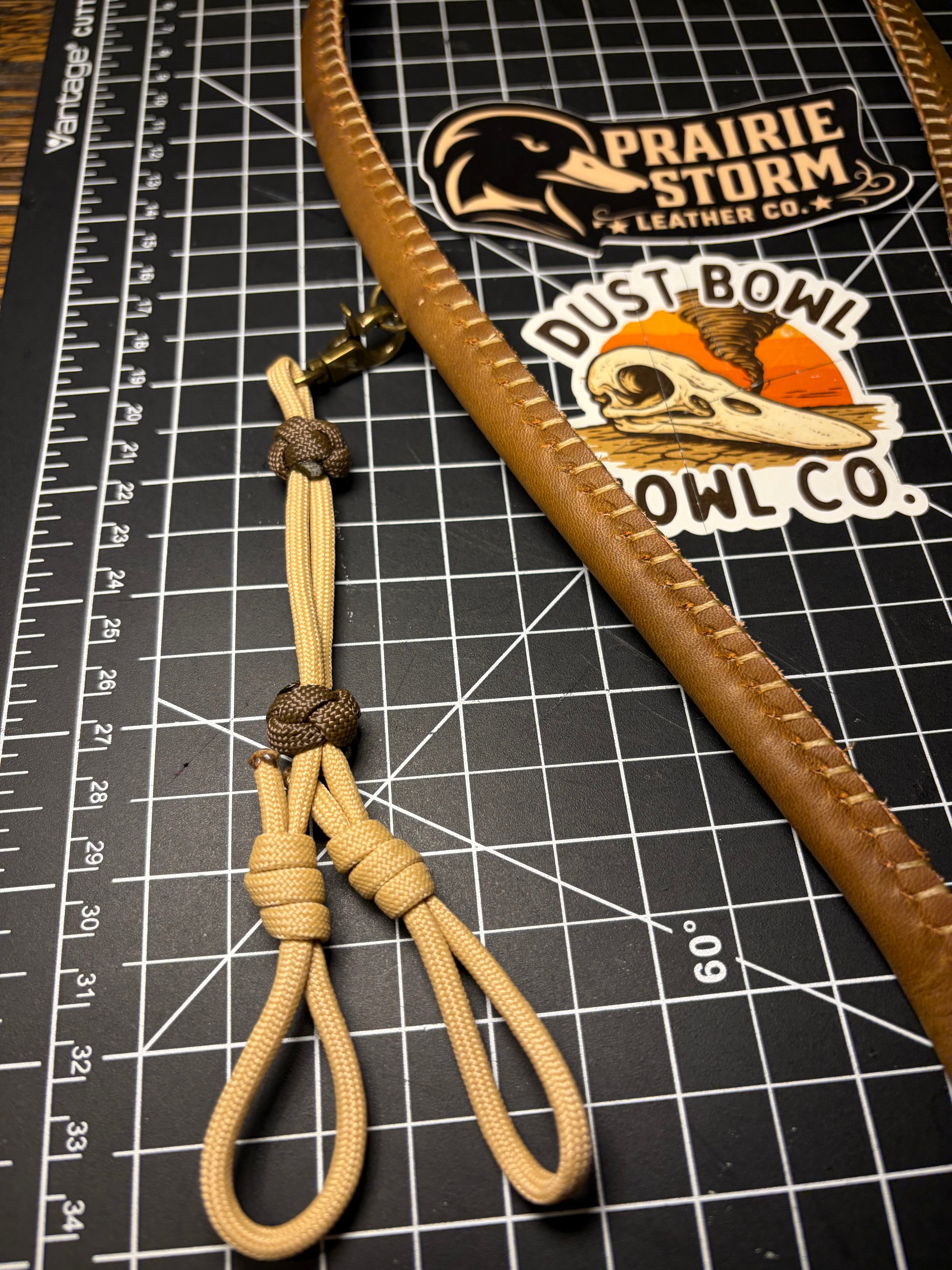Leather x paracord hybrid lanyard - Saddle Tan