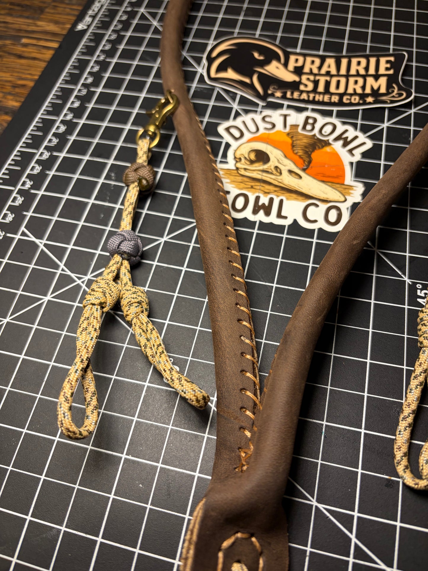 Leather x paracord hybrid lanyard - Tan Camo