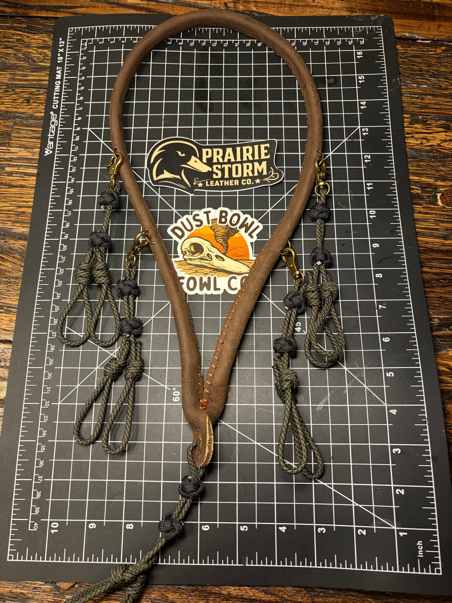 Leather x paracord hybrid lanyard - Olive and Black