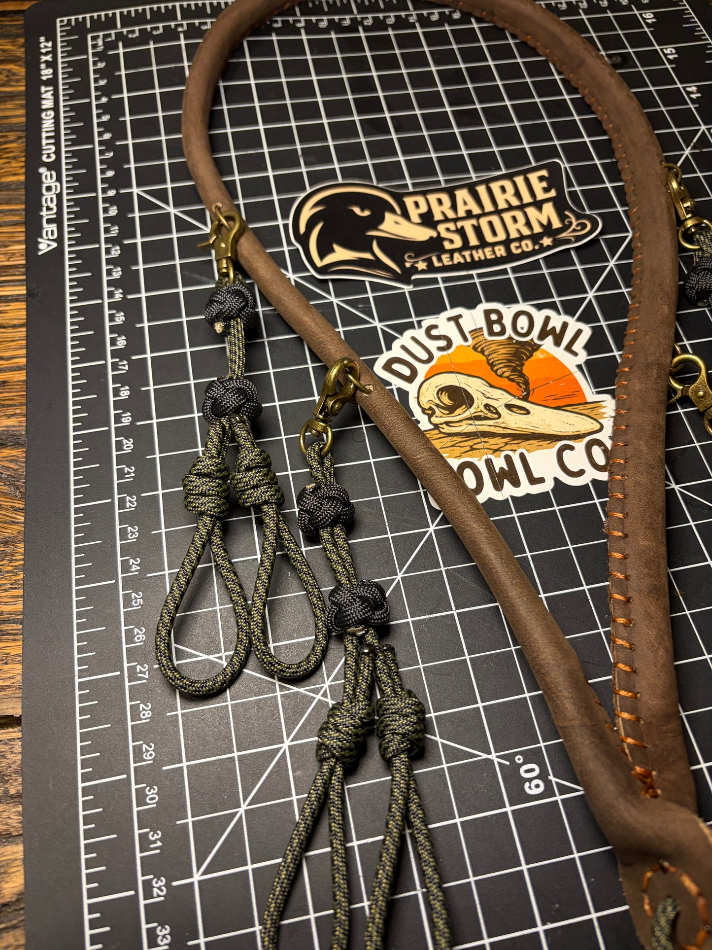 Leather x paracord hybrid lanyard - Olive and Black