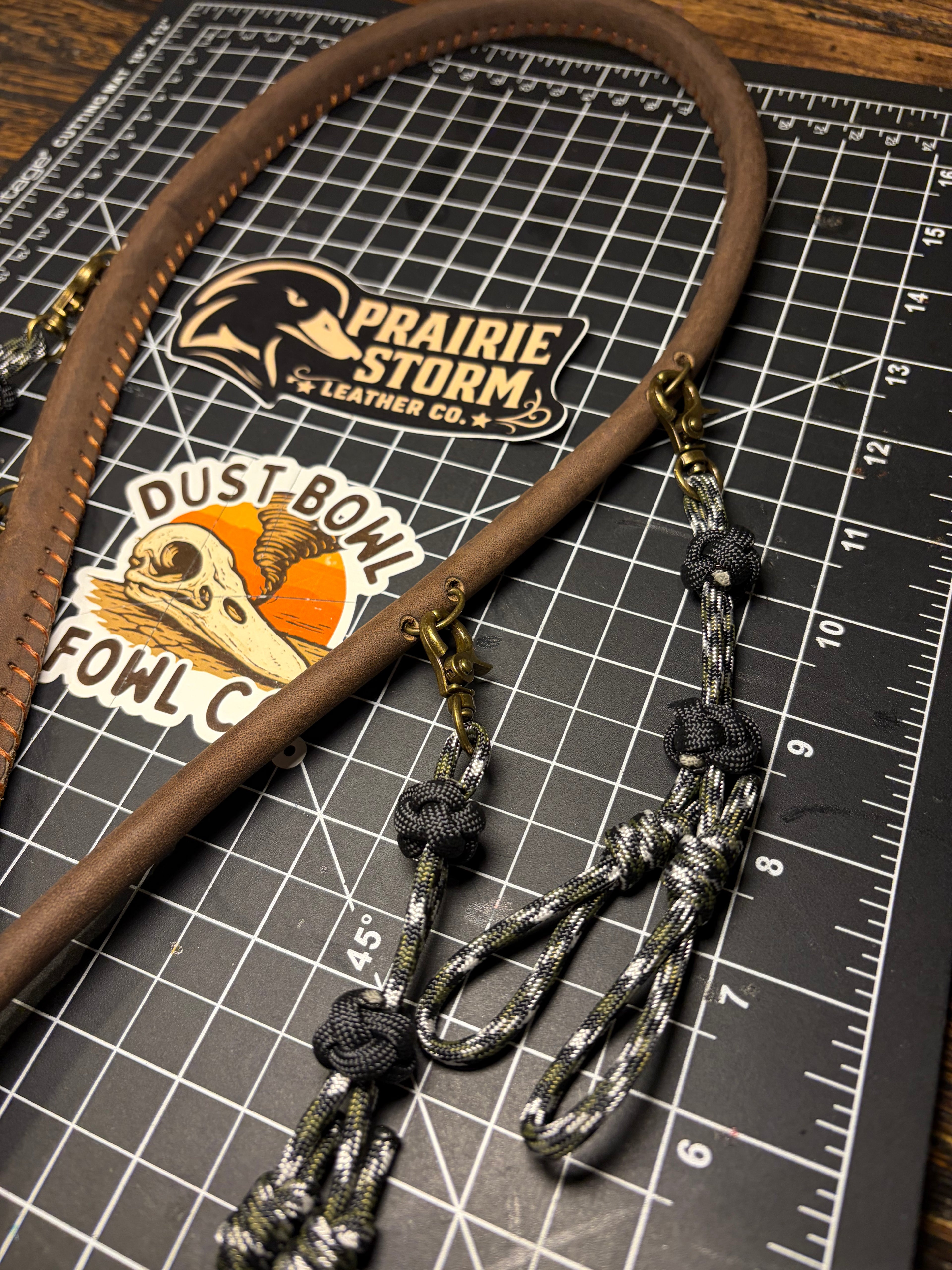 Leather x paracord hybrid lanyard - Olive Camo