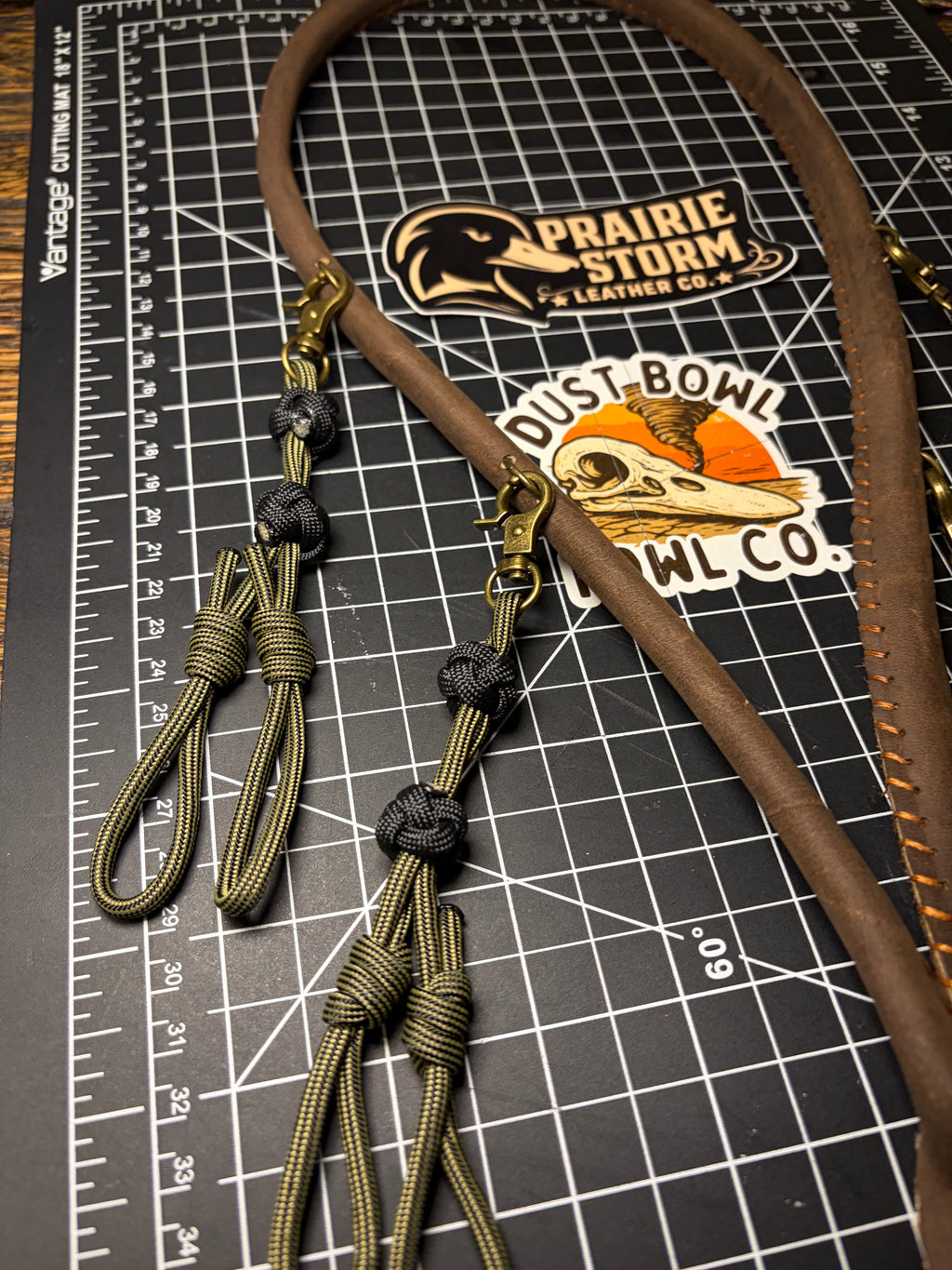 Leather x paracord hybrid lanyard - Green