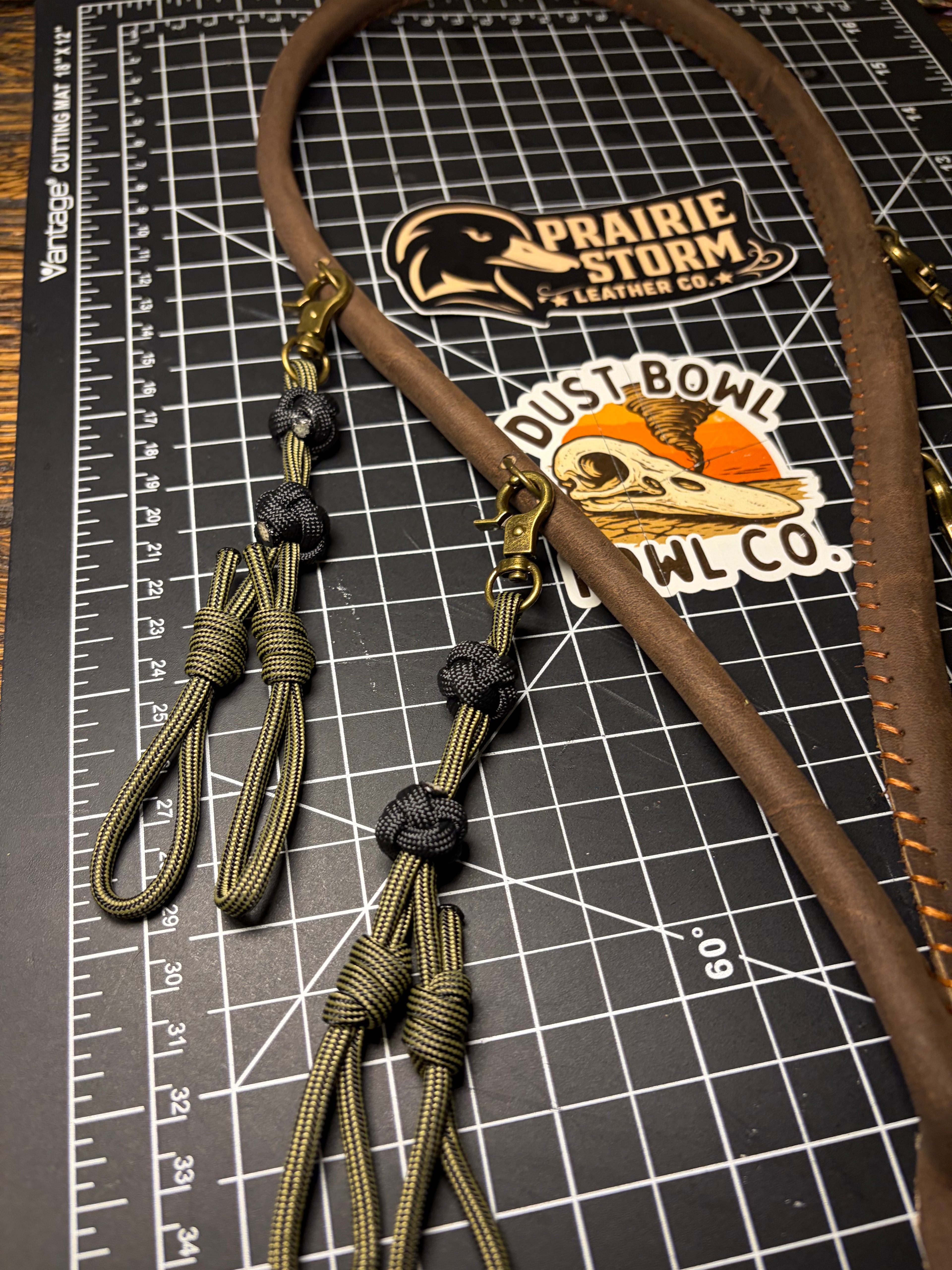 Leather x paracord hybrid lanyard - Green