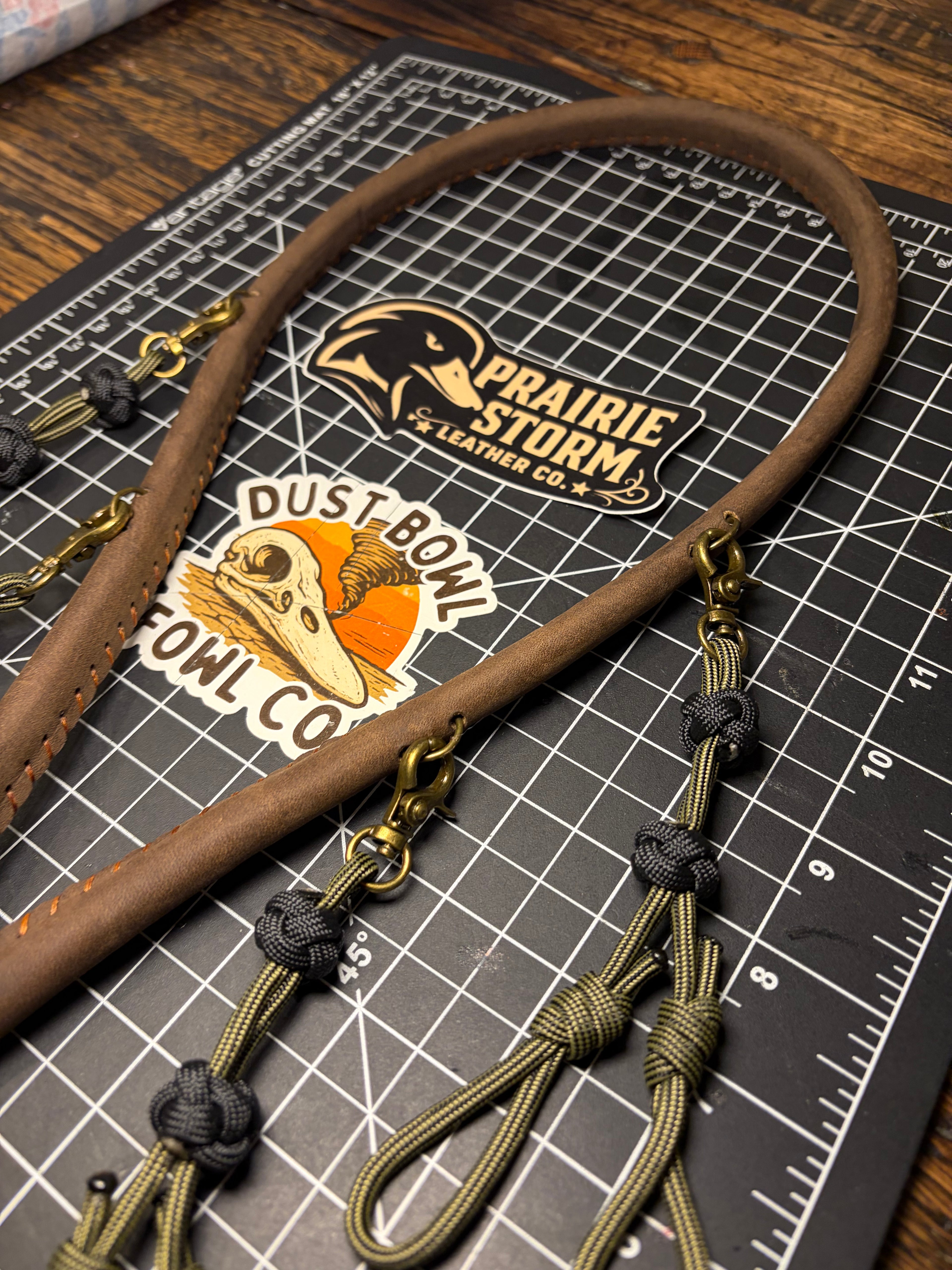 Leather x paracord hybrid lanyard - Green