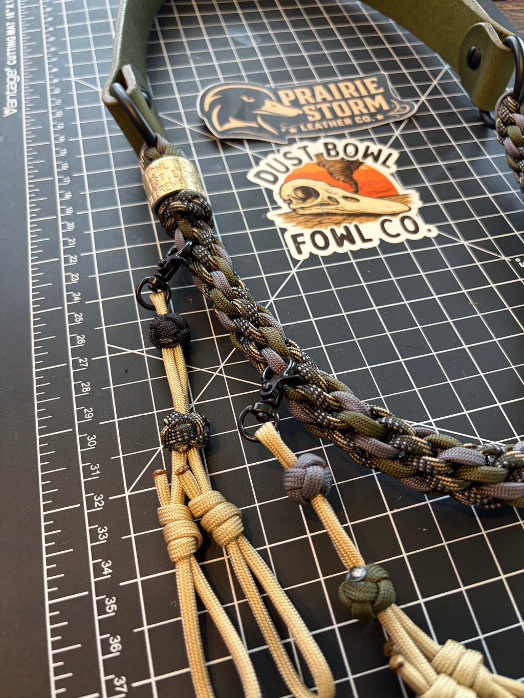 Leather x Half Round Lanyard - Olive x Gold