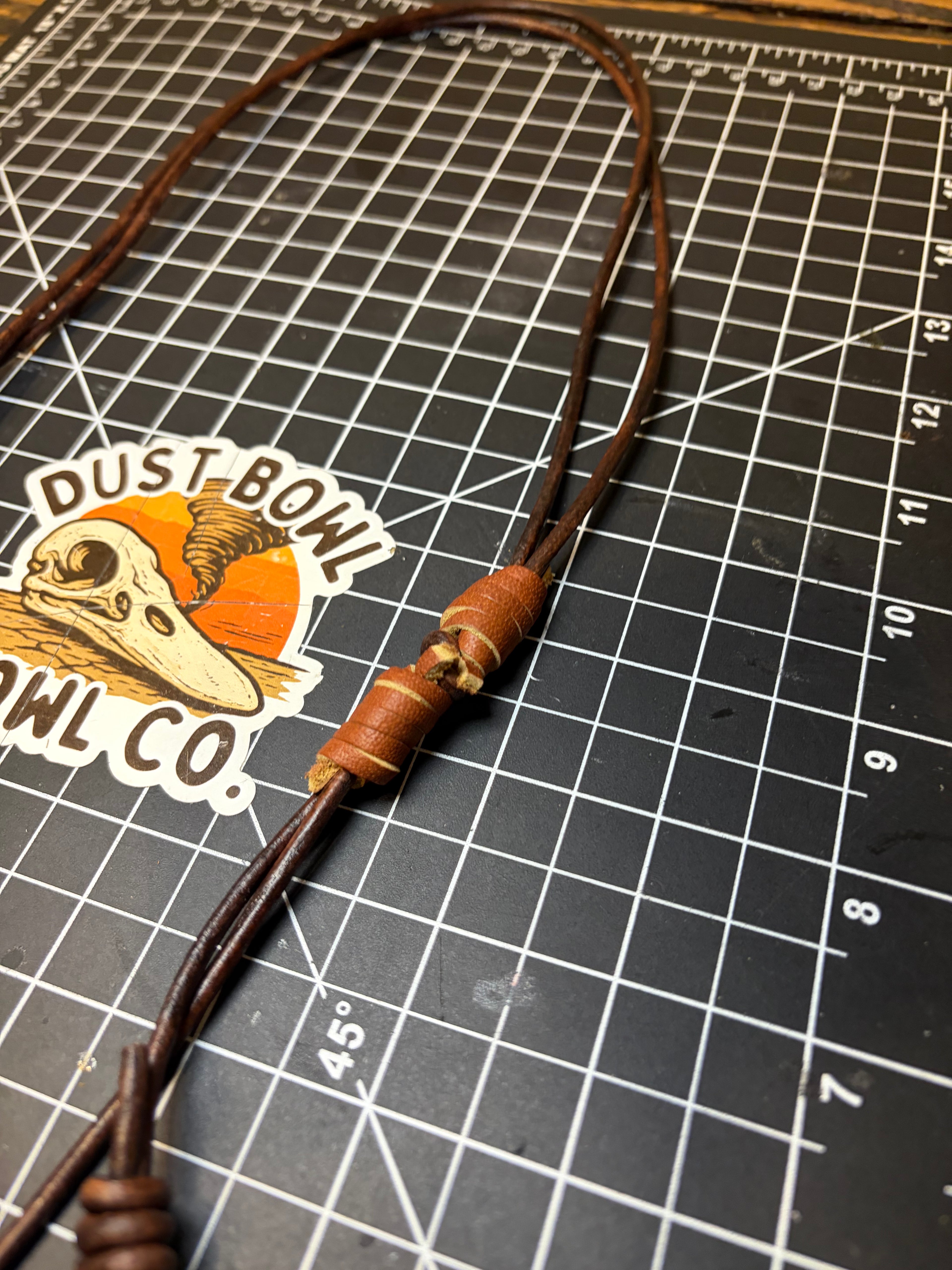 Minimalist leather - Chocolate x Rawhide
