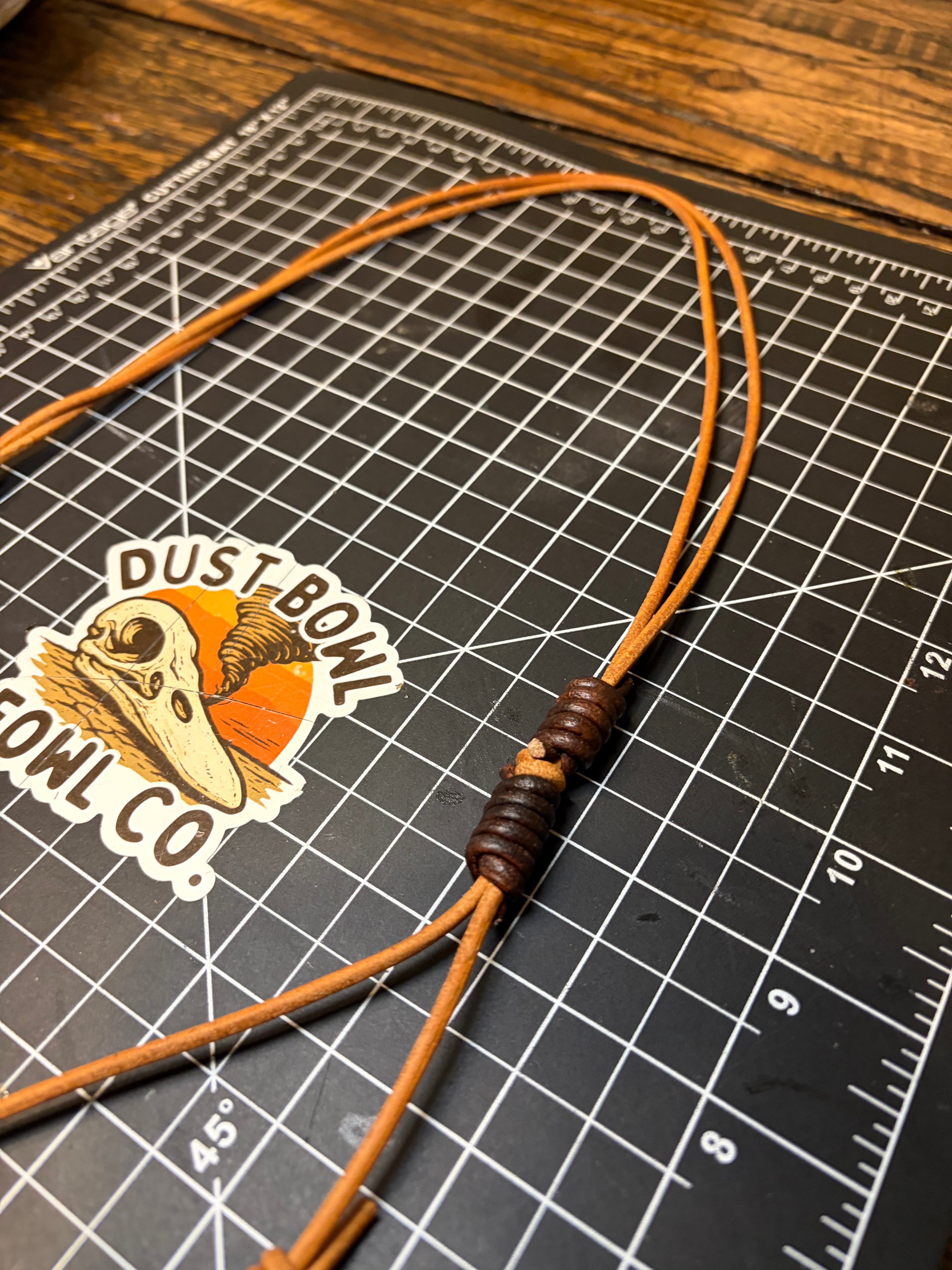 Minimalist leather - Saddle X Chocolate