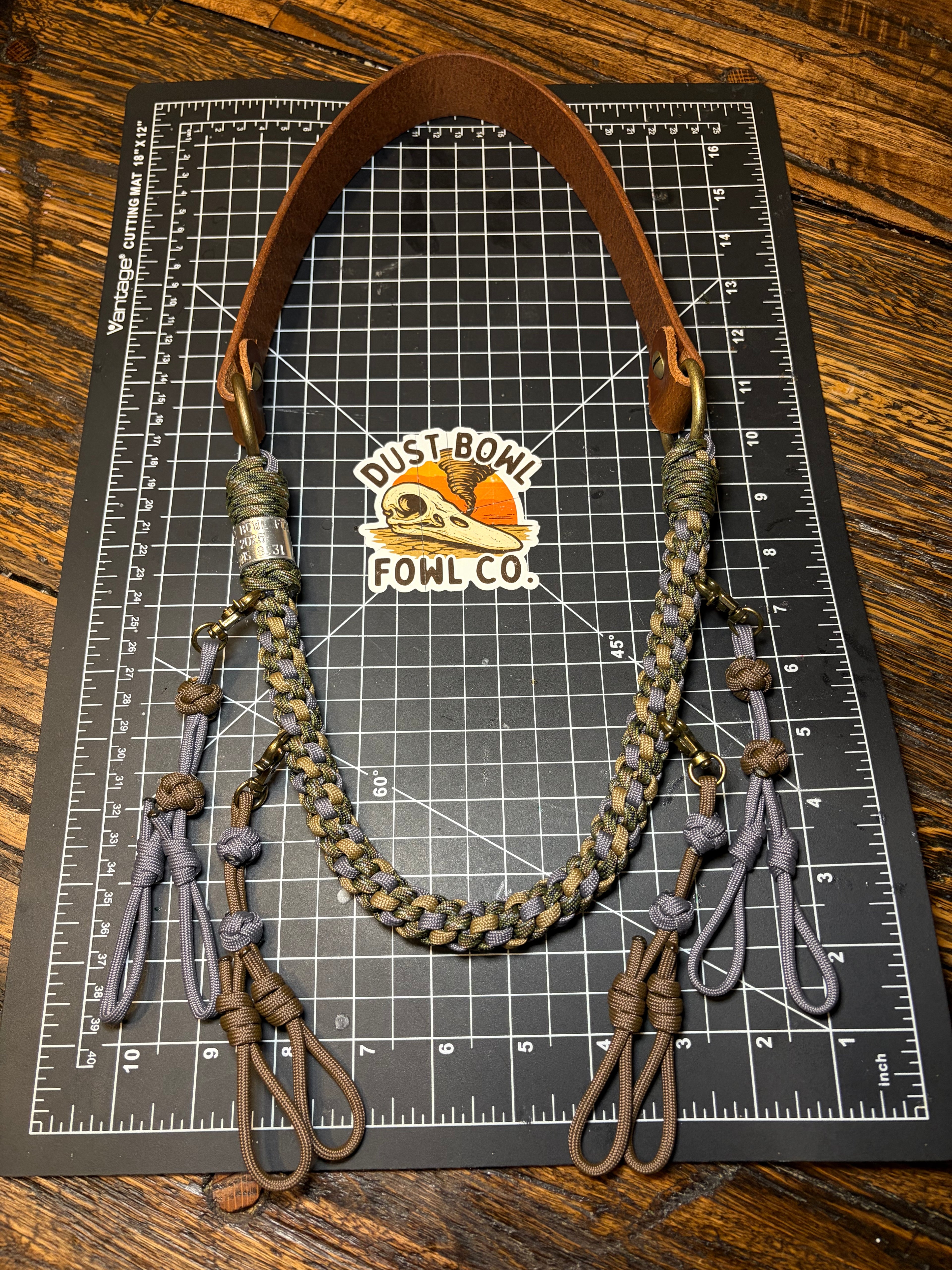 Leather x Half Round Lanyard - Change Up